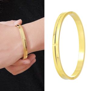 Bracelets à main pour femmes Marque de luxe Pulseira Bangles Titanium Steel Populaire amitié personnalisée bijoux africain Dubai Fashion Simple cadeau Girl Girl ACCESSOIRES