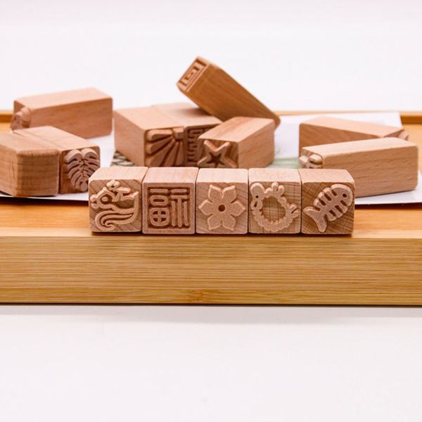 Sellos de madera tallados a mano sello de madera para imprimir bloques de impresión de cerámica de arcilla de bricolaje Herramienta de arcilla Fish Bone / Squirrel / Flower / Deer