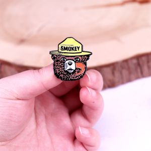 Halloween grappige beer email pin jeugd game film film filmcitaten broche badge schattige anime films games harde email pins