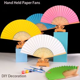 Hand vastgehouden papieren fans bamboe vouwen fans multicolor handheld fan Japanse Chinese fan voor doe -het -zelf decoratie bruiloft dansende feest zomer 16colors