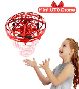 Handbediende RC Helicopter Aircraft Tik Tok Short Video Tool Mini Drone UFO Christmas Infrarood Inductio Flying Ball Toys For Kids4566322