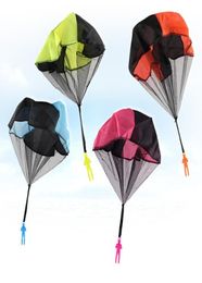 Lancer à la main des enfants mini jouets de parachute avec soldat Sports de plein air jouer jouet enfants 039s jouets éducatifs garçons cadeaux 4016686