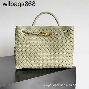 Bolso Andiamo Bottegvenetas y 2024 Bolsa Media Woven Tote Un hombro Cesta de vegetales oblicuas Femenina de agua Femenina