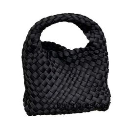 Sac à main Cabat Bottegvents 7A Tapés tissés Bottgasse Capcity Mands Mandon Nylon Pild Small Bethet One épaule Cropsbody Chains7EZ