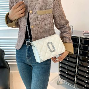 Handbag Designer 50% Remise sur les sacs féminines de marque chaude Sacs populaires Small Bag pour les femmes nouvelles à la mode et une couleur épaule crossbody