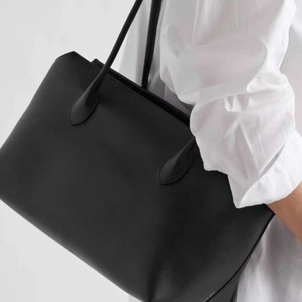 Handbag Designer 50% Discus sur les sacs de sacs de marque chaude Row très simple Sac à épaule en cuir portable portable de grande capacité sous les bras