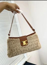 Sac à main de créateur, sac pour femme de haute qualité, sac à main en peluche à la mode, sac à bandoulière classique, sac à main luxueux pour femme, portefeuille de sac à bandoulière haut de gamme