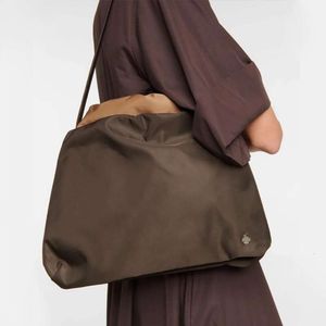 Handtasontwerpers verkopen damestassen kortingsmerken rij nieuwe nylon schoudertas grote capaciteit dames