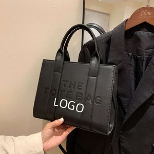 Les créateurs de sacs à main vendent des sacs féminins à partir de marques à prix réduits le totebag à la mode et une épaule crossbody sac new Simple