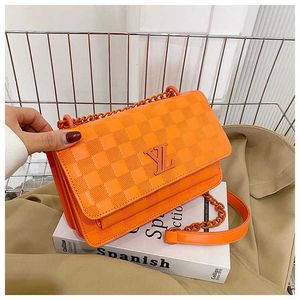 Handbag Factory Cheap Wholesale Retail Autumn 2023 Candy Color High Texture Chain Square Plaid Mother Bag Fashion Trend Versatile