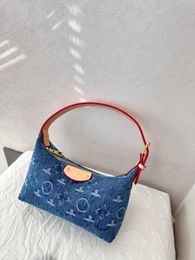 Handbag Top Luxury Designer Nouveau sac à lunch en denim Bands de maquillage sous les bras pour femmes 19cm