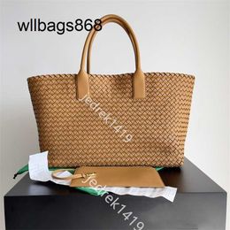 Sacs à main Cabat Sac Travail manuel Bottegvenetas Cuir Tissage Doux Qualité Agneau Lai Panier Sous Les Bras Haute Capacité En Peau De Mouton Shopping Designer Voyage