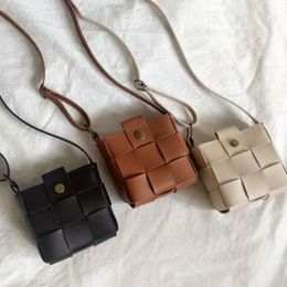 Sacs à main sac pour enfants couleurs unies Simple tissage sac à main mode Portable petits sacs à main tendance forme carrée portefeuille 231031