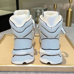 Baskets fabriquées à la main en cuir de vachette unisexe peinture à la main chaussures de course de sport haut de gamme pour hommes bottes de neige chaudes bottines pour femmes