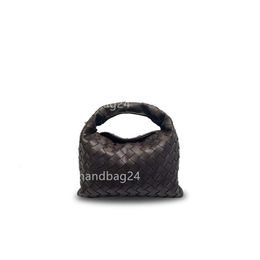 Handheld Designer 2024 One Mini Hop Solid Bottgas Venetas Trend Bag Dames Purse Modezakken Nieuwe kleuren Leer GEWIMT EDITIE SCHOUD CROSSBODY VROUWEN 4ZVP