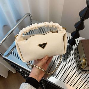 Handheld gevouwen voor dames 2024 nieuwe Yuezi Modieus klein vierkant met een eenvoudige en veelzijdige textuur Crossbody tas 75% fabrieksgroothandel