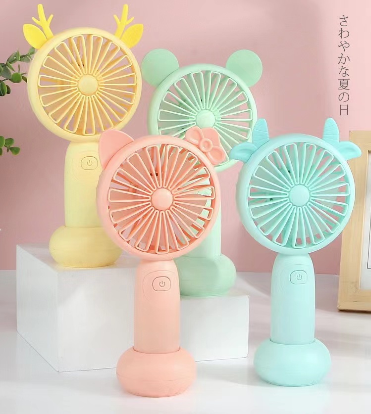 Handheld Mini Electric Fans ładowanie USB Student Portable Super Ciche Cartoon Małe biuro Duży wiatr odpowiedniego wiatru wewnątrz i na zewnątrz