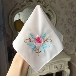 Mouchoirs serviettes de fleur broderie chinois style vintage élégant dames tendres 28 * 28cm de conception de poche douce