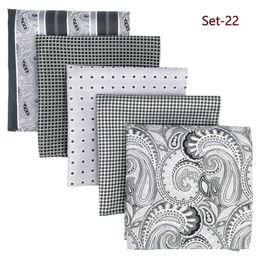 Zakmakingen 5 stuks diverse heren Pocket Square Silk zakdoekset kleurrijke grote accessoires Gift Party 230428