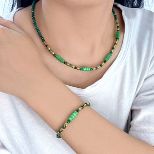 Handgemaakte kralen ketting armband elegante en modieuze natuursteenarmband Europese, Amerikaanse en Britse retro -stijl groen agaat patchwork