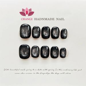 Handgemaakte Black Eye Cat Press On Nails Herbruikbare decoratie Nepnagels Volledige dekking Kunstmatige manicure Draagbaar Oranje nagelwinkel 240201