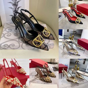 Cassic Cassic Leather High Heel Nude Slingback Designer Sandales pour femmes chaussures pointues Toe Classic Metal V Boucle Summer Luxury Flat Slides Ladies Beach Sandale