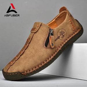 Handgemaakte casual slip op Loafers Breathable Leather Men Flats Moccasins Tooling Shoes Plus Size 240129