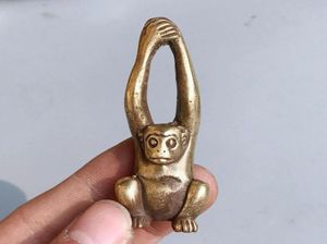 Cuivre à la main rétro gibbon singe pendentif voiture clés anneau pendant taille bijourie créative anniversaire cadeau7353581