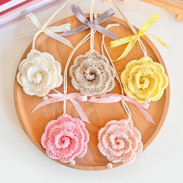 Crochet fait à la main Rose fleur porte-clés pour voiture suspendus ornement décorations femmes sac accrocher pendentif porte-clés décor cadeau