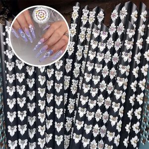 Handgemaakte sieraden Kerst Kawaii Nail Art Charm Decals Diamond Pearl Stickers 3D Acryl Bloemen voor nagels 240301