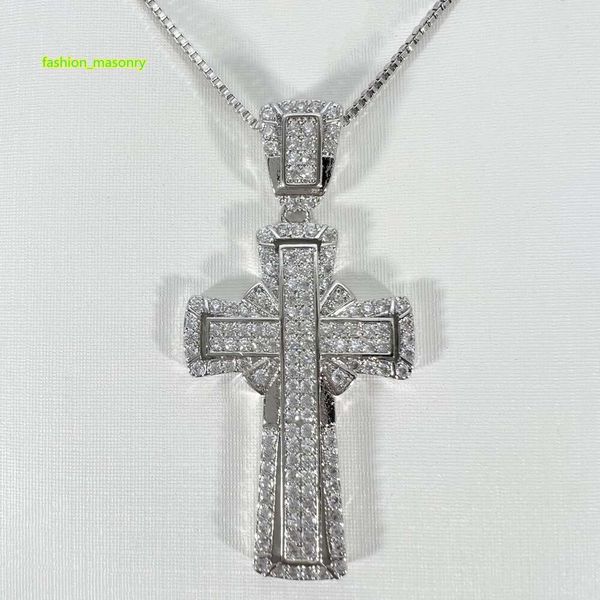 Pendentif croix en diamant de laboratoire fait à la main en argent Sterling 925, collier pour femmes et hommes, bijoux Moissanite, cadeau de fête de mariage