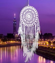 Circulaire de receveur de rêve en dentelle fait à la main avec des plumes décoration suspendue Ornement Craft Croched White Dreamcatcher Wind Chimes7220278