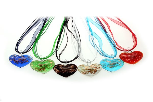 Fait à la main au chalumeau verre Murano amour coeur or poussière pendentif collier à la mode mode fête bijoux femmes
