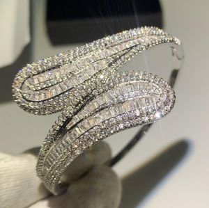 Bijoux de luxe faits à la main en argent sterling 925 en forme de T blanc clair topaze CZ diamant éternité bracelet femmes bracelet de mariage cadeau 2994259