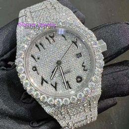 Testeur de passe à la main Moisanite Diamond Iced Out Famous Watch for Men Mécanical Fashion Marque Watchvvs