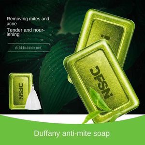 Handgemaakte zeep Anti-Mite Essential Tree Oil Handmade thee Boys and Girls Reiniging Small Green Soap Y240401