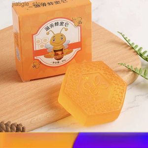 Savon artisanal Miel naturel fait à la main 80G Huile essentielle nourrissante et hydratante Lavage du visage Savon à la propolis à six faces Y240401