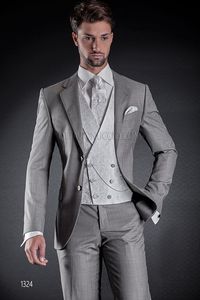 Beau deux boutons gris clair Tuxedos de marié revers cranté hommes costumes 3 pièces mariage/bal/dîner Blazer (veste + pantalon + gilet + cravate) W665