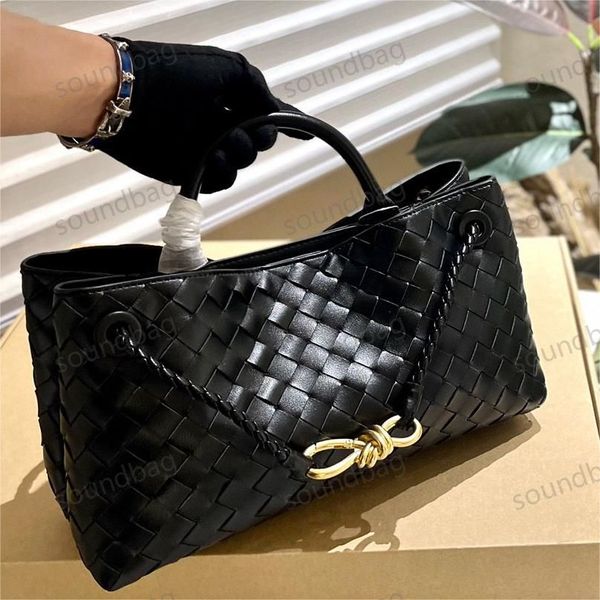 Cannes MovieBag en cuir de vache tissé à la main, élégant sac à main à une épaule Andiamo B-Style-V : artisanat classique, luxe au quotidien, fermoir métallique chic, noir