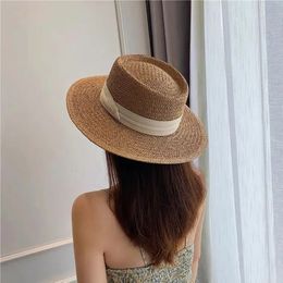 Sombrero de paja tejido a mano para mujer, sombrilla de verano para playa, sombrero plano vintage británico, sombreros de Sol de Panamá para mujer, rafia MAXSITI U 240309