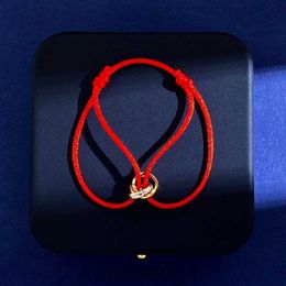 Trinity Bracelethand-Woven Tricolor Small Tricolor Red Rope Couples Zodiac Année Transport Bracelet Valentin Day Gift For Boyfriend
