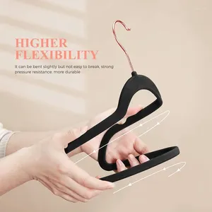 Hangers 30 stks/perceel 45 cm Flocking Hanger Plastic Non-Slip Velvet Clothing Store Coat Karderobe Home Organisation