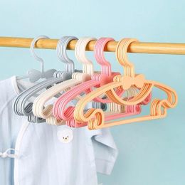 Cintres suspendus petits vêtements de bébé cintre ménage non slip né soutient les enfants multifonctionnels