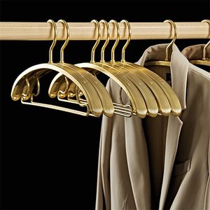 Hangers rekken 5-delige groothandel jas hanger brede niet-slip kleding hanger bruids kleding hanger trouwjurk display rack kleding winkel metalen hanger 230403