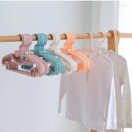 Hangers rekken babykleding rek plastic kinderen draagbaar niet-slip geen trace winddichte broek clip huishoudelijke kast garderobe opslag