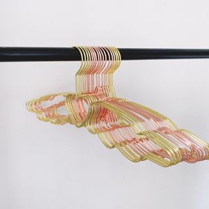 Hangers rekken ijzeren kledinghanger creatief engelvleugel ontwerp droge opbergrek meisje jurk organisator ondergoed hanger 230403