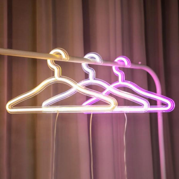 Cintres Racks LED Neon Light USB Powered Clothes Stand Lumières décoratives Hanger Night