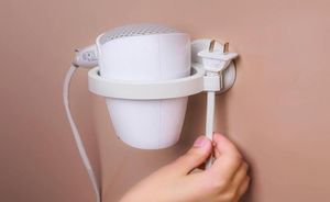 Perchas de estantes organizador montado en la pared Glue acrílico fácil instalar secador de cabello colgador de soporte fuerte estantería de baño práctico H3156289