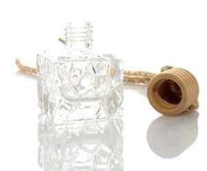 Bouteilles de parfum de voiture suspendues accessoires de pendentif de voiture bouteille vide bouteille en verre carrée bouteille d'emballage de parfum Cosmetic10ml en gros
