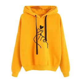 Harajuku Sweat et Sweat à Capuche Femme Oversize K Pop Jaune Rose Amour Coeur Doigt Capuche Casual Hoodies pour Femmes Filles 210426